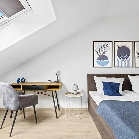 Goltan - 9 Personen, 3 Baeder, Parkplatz, Wifi Apartment *
