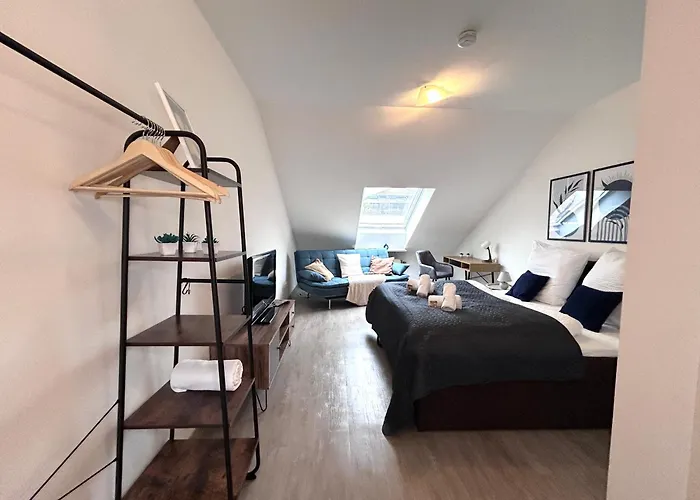 Goltan - 9 Personen, 3 Baeder, Parkplatz, Wifi شقة *